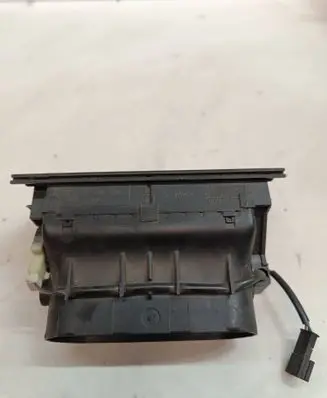 BMW 5 E39 Dash center air vent grill 8376150