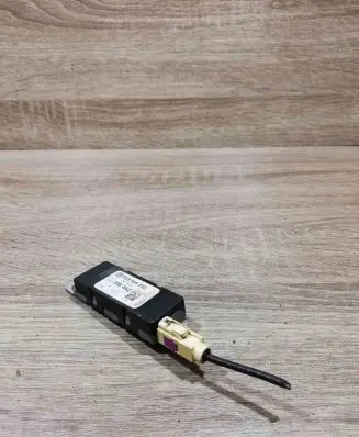 Volkswagen PASSAT B6 Antenna control unit 3c9035552 12012400