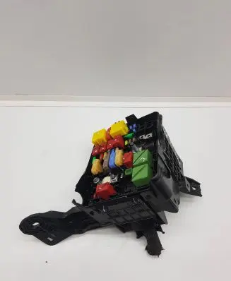 Peugeot 208 Fuse module 4536665 JW160394V 8P49AMJ5
