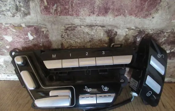 Mercedes-Benz S W221 Dash center air vent grill