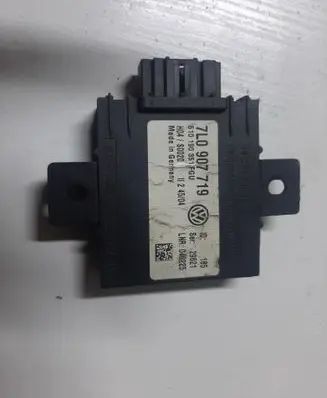 Volkswagen Touareg I Alarm control unit/module 7L0907719 510190351FGU