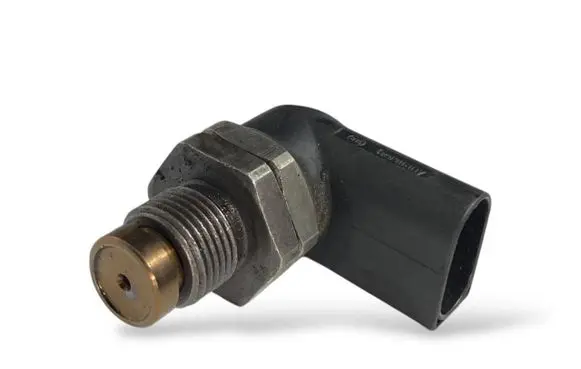 BMW 5 E60 E61 Fuel pressure sensor 0281002497