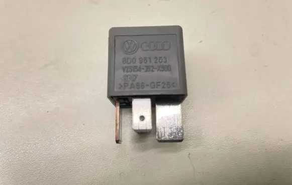 Skoda Fabia Mk2 (5J) Other relay 8D0951253
