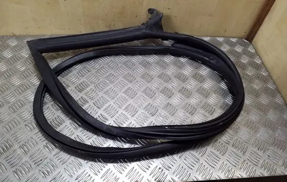 Audi A5 Sportback 8TA Front door rubber seal 8T8831707C