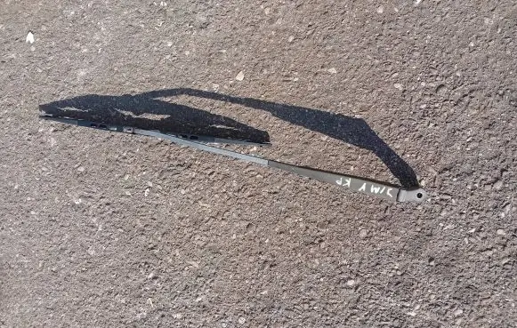 Suzuki Jimny Front wiper blade arm