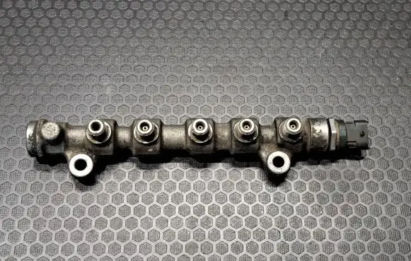 Renault Master II Fuel main line pipe 0445214175 8200754773A