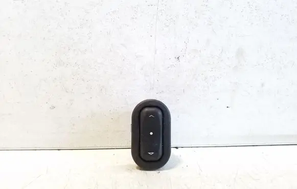 Opel Zafira A Electric window control switch 90561388