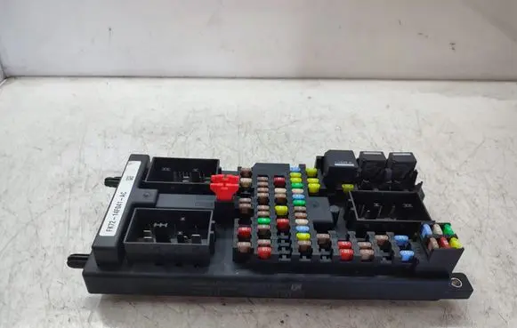 Land Rover Discovery Sport Fuse module FK7214F041AC