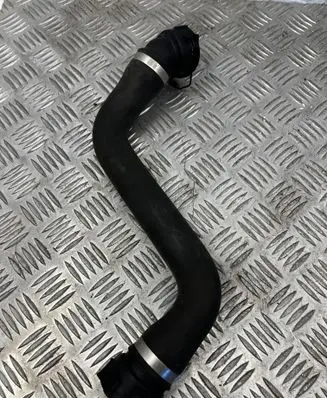 Engine coolant pipe/hose