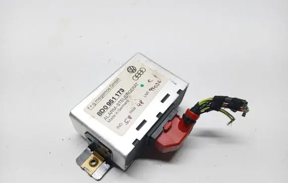 Audi A4 S4 B5 8D Alarm control unit/module 8D0951173