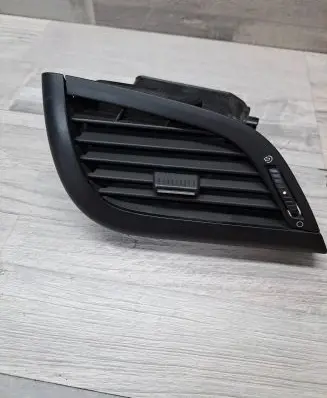 Peugeot 207 Dash center air vent grill 9650088577 A1010048