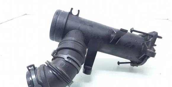 Volkswagen Golf V Air intake hose/pipe 03C129617D