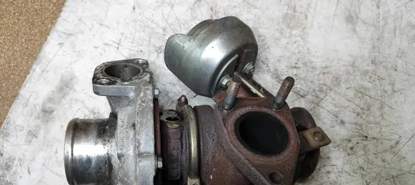 Opel Insignia A Turbo 55581460