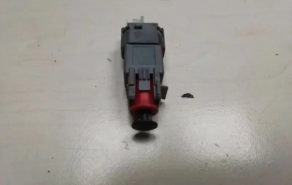 Clutch pedal sensor