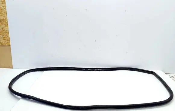 Toyota RAV 4 (XA40) Front door rubber seal 