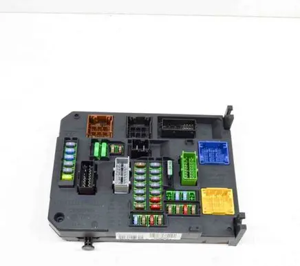 Peugeot 308 Fuse module A2C53383165 9806687880