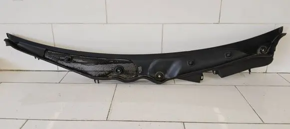 Mercedes-Benz E W212 Wiper trim A2128301013 A2128300013