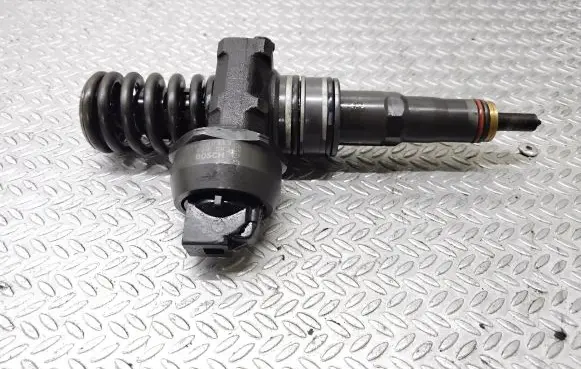 Seat Ibiza IV (6J,6P) Fuel injector 0414720313 038130073BN