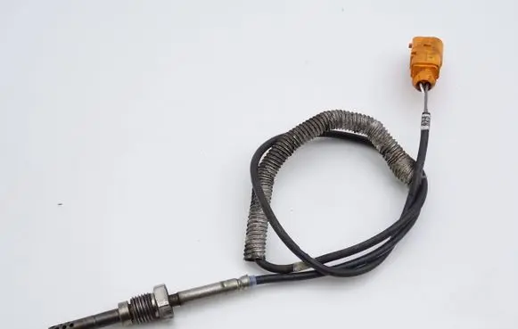Volkswagen Golf VI Exhaust gas temperature sensor 03G906088D