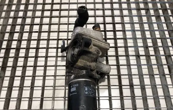 Citroen Jumpy Oil filter mounting bracket 