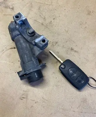 Audi A4 S4 B6 8E 8H Ignition lock 4B0905851C