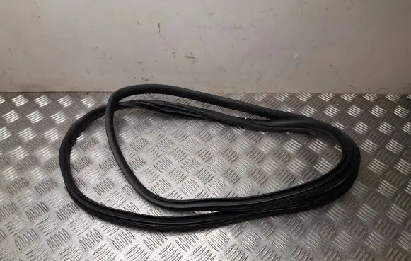 Hyundai Bayon Rubber seal rear door 667
