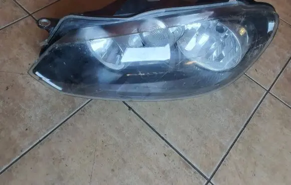Volkswagen Golf VI Headlight/headlamp 1EG00990121 00990121H00028