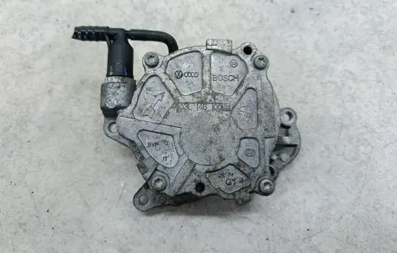 Volkswagen PASSAT B7 Vacuum pump 03L145100F