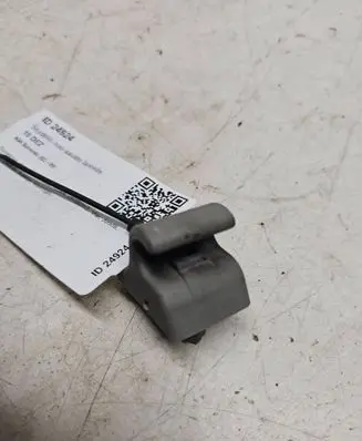 Sun visor clip/hook/bracket