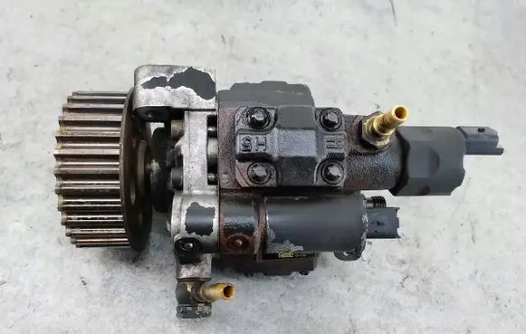 Renault Scenic II - Grand scenic II Fuel injection high pressure pump 82004305995WS40153