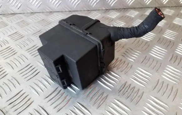 Volkswagen Sharan Fuse module 7N0937311