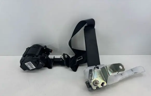 Nissan Leaf II (ZE1) Front seatbelt 640512700B