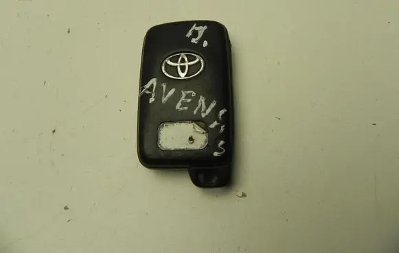 Toyota Avensis T270 Ignition key/card M1528