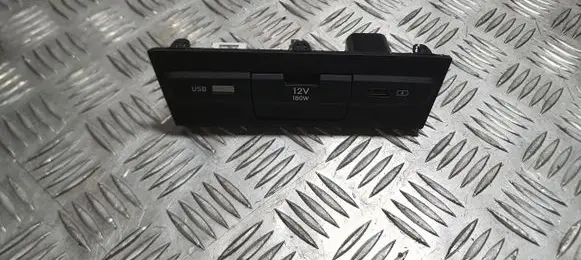 Hyundai i20 (BC3 BI3) USB socket connector PU12268