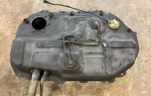 Mitsubishi Outlander Fuel tank