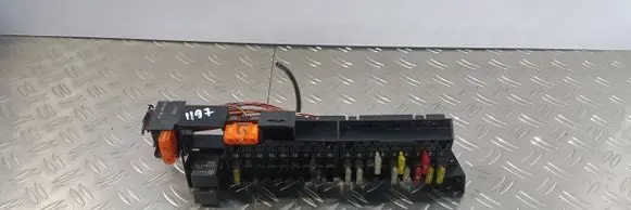 Mercedes-Benz E W210 Fuse box set 2105460543