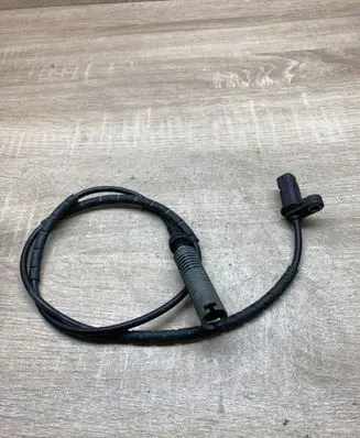 BMW 1 E82 E88 ABS wheel speed sensor V20720499 987079560