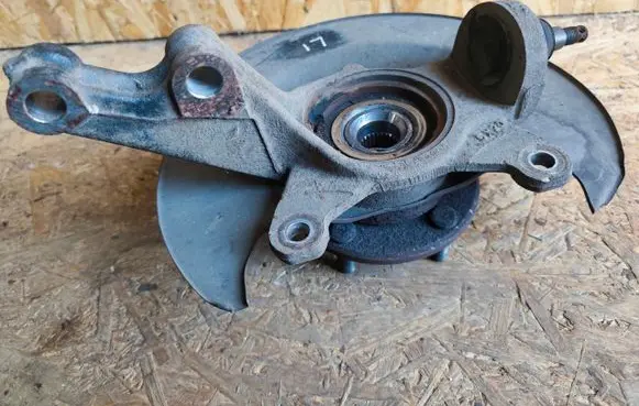 Honda FR-V Front wheel hub spindle knuckle