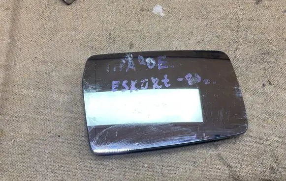 Ford Escort Wing mirror glass 40285 37536