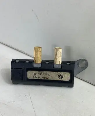 Volkswagen Caddy Aerial antenna amplifier 2K0035577C AS4PL4007