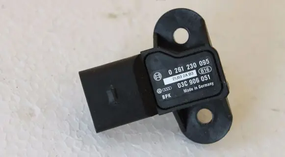 Volkswagen Touran I Air pressure sensor 03C906051 0261230095