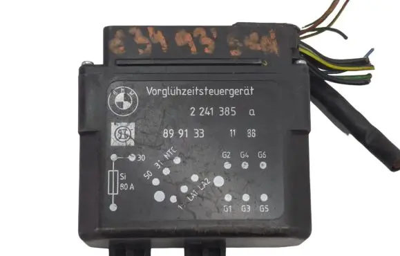 BMW 5 E34 Glow plug pre-heat relay 2241385 899133