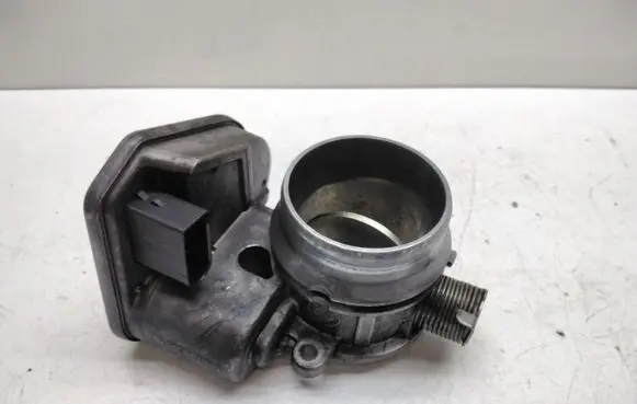 BMW 5 E60 E61 Throttle valve 7804373