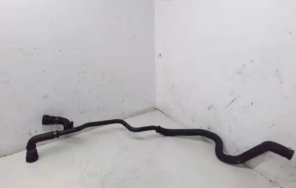 Engine coolant pipe/hose