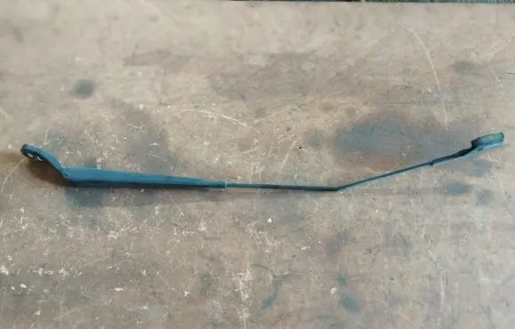 Peugeot 2008 I Front wiper blade arm 9673916880