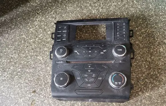 Ford Fusion II Climate control unit DS7T18E243EN