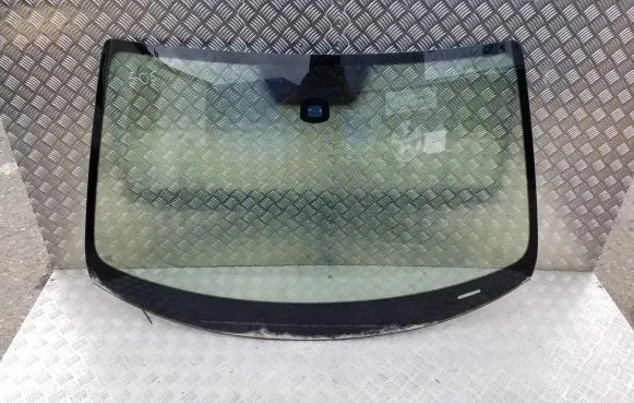 Volkswagen Eos Front windscreen/windshield window 