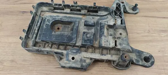 Skoda Octavia Mk2 (1Z) Battery box tray 1K0915333C