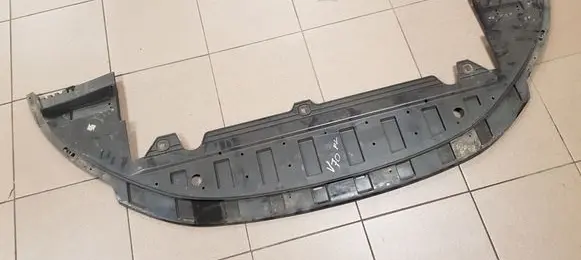 Volvo V70 Front bumper skid plate/under tray 31353600