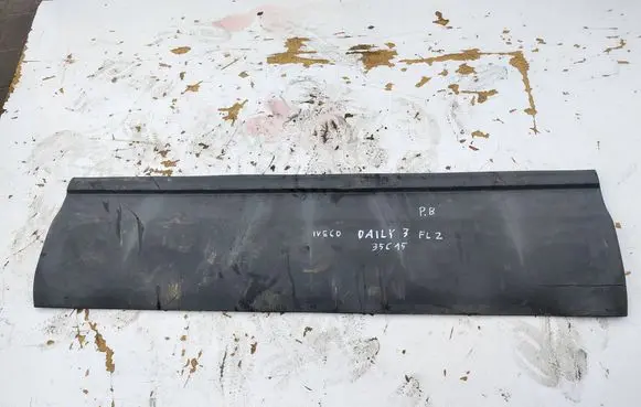 Iveco Daily 35 - 40.10 Sliding door trim (molding) 500326825